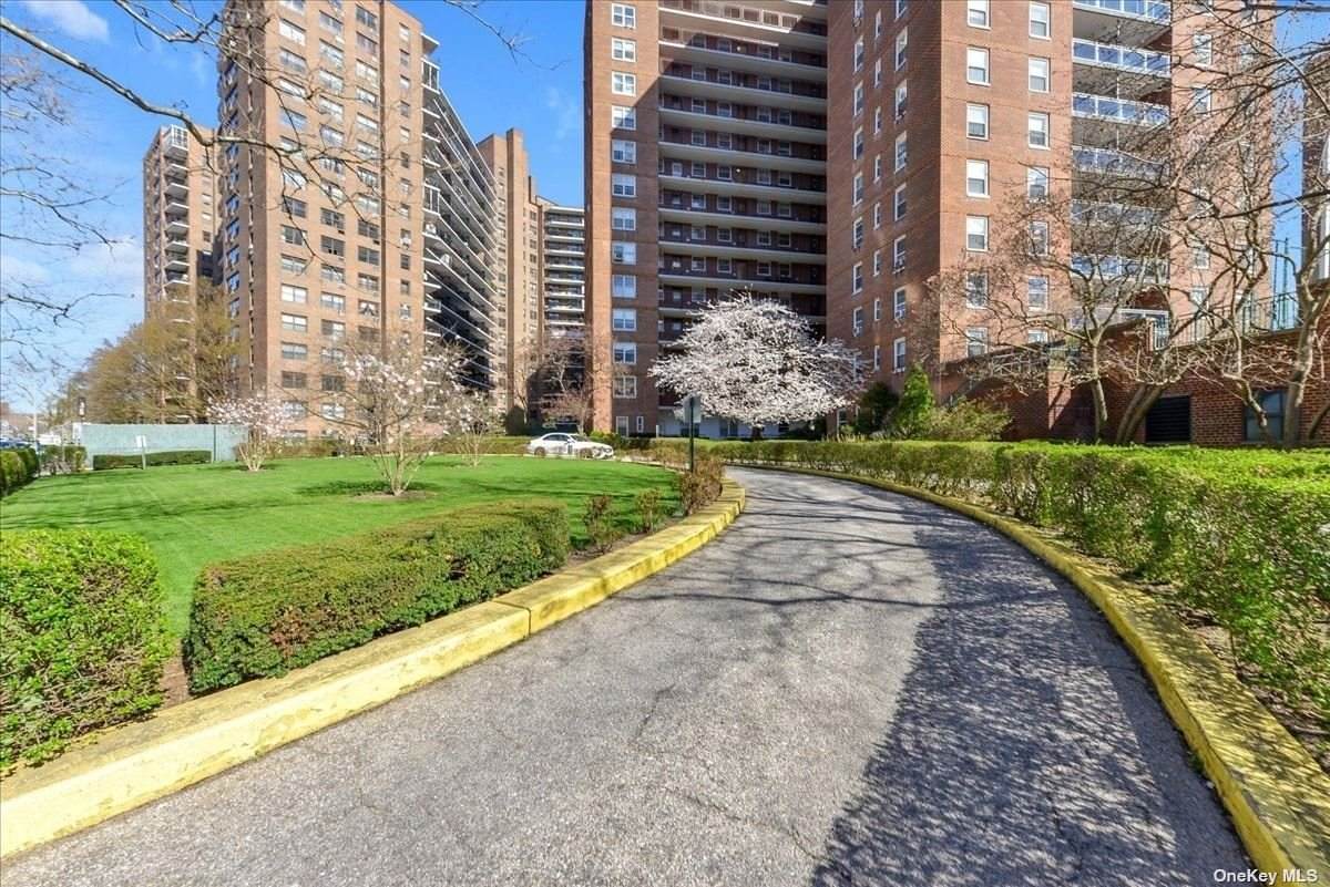 98-20 62 Drive - Photo 1