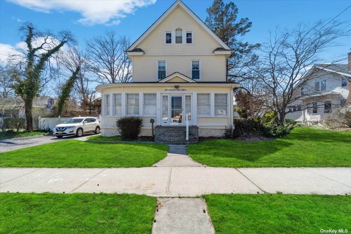 335 S. Wellwood Avenue - Photo 1