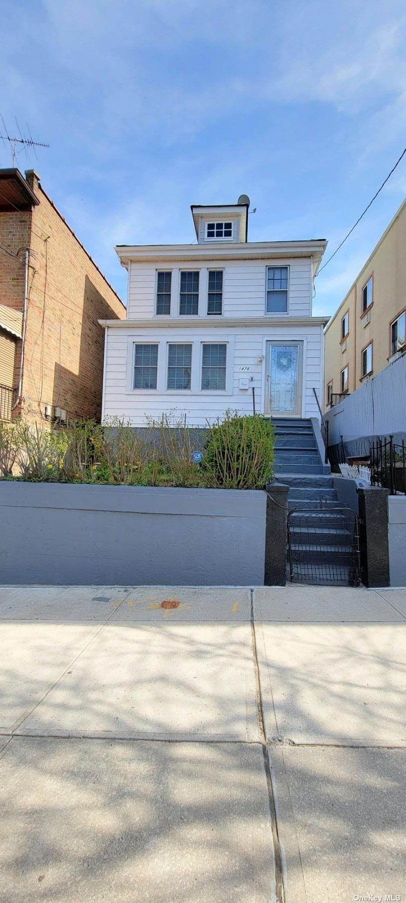 1478 Hicks Street - Photo 1