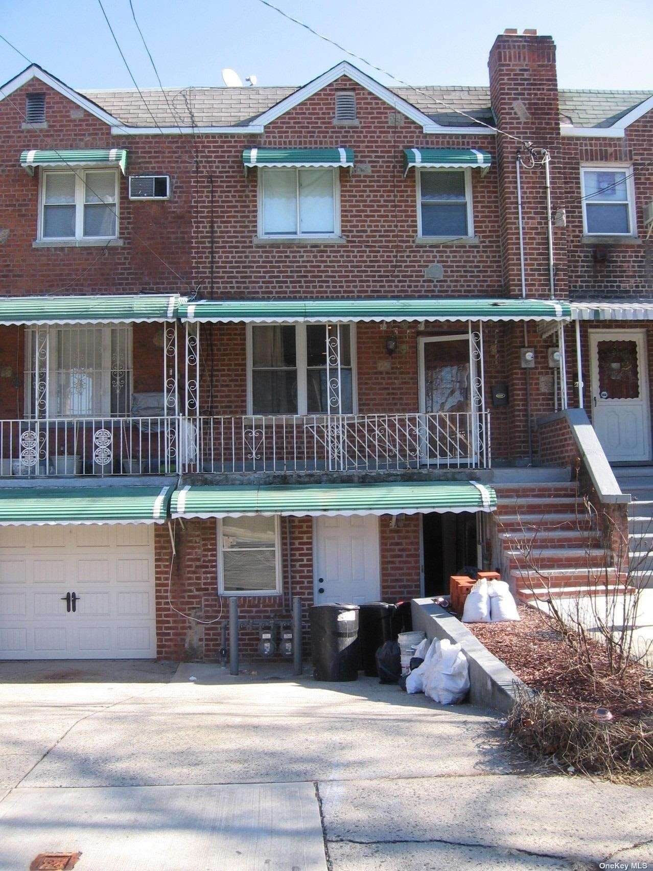 2722 Lurting Avenue - Photo 1
