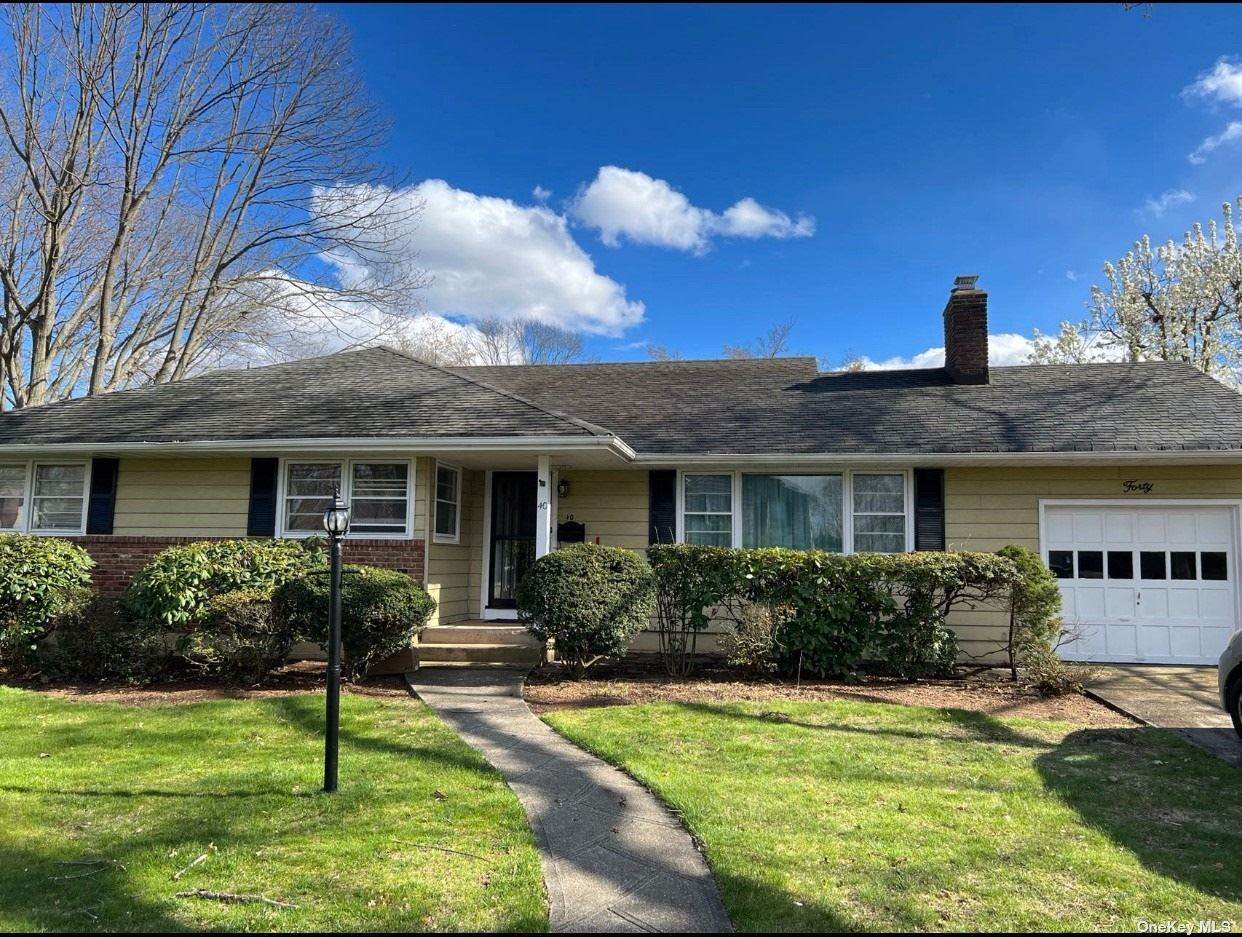 40 Bayberry Avenue - Photo 1