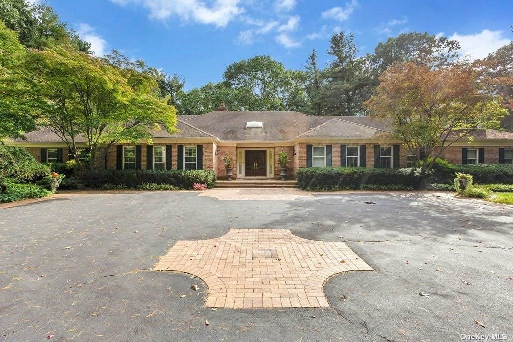 10 Laurel Woods Drive - Photo 1