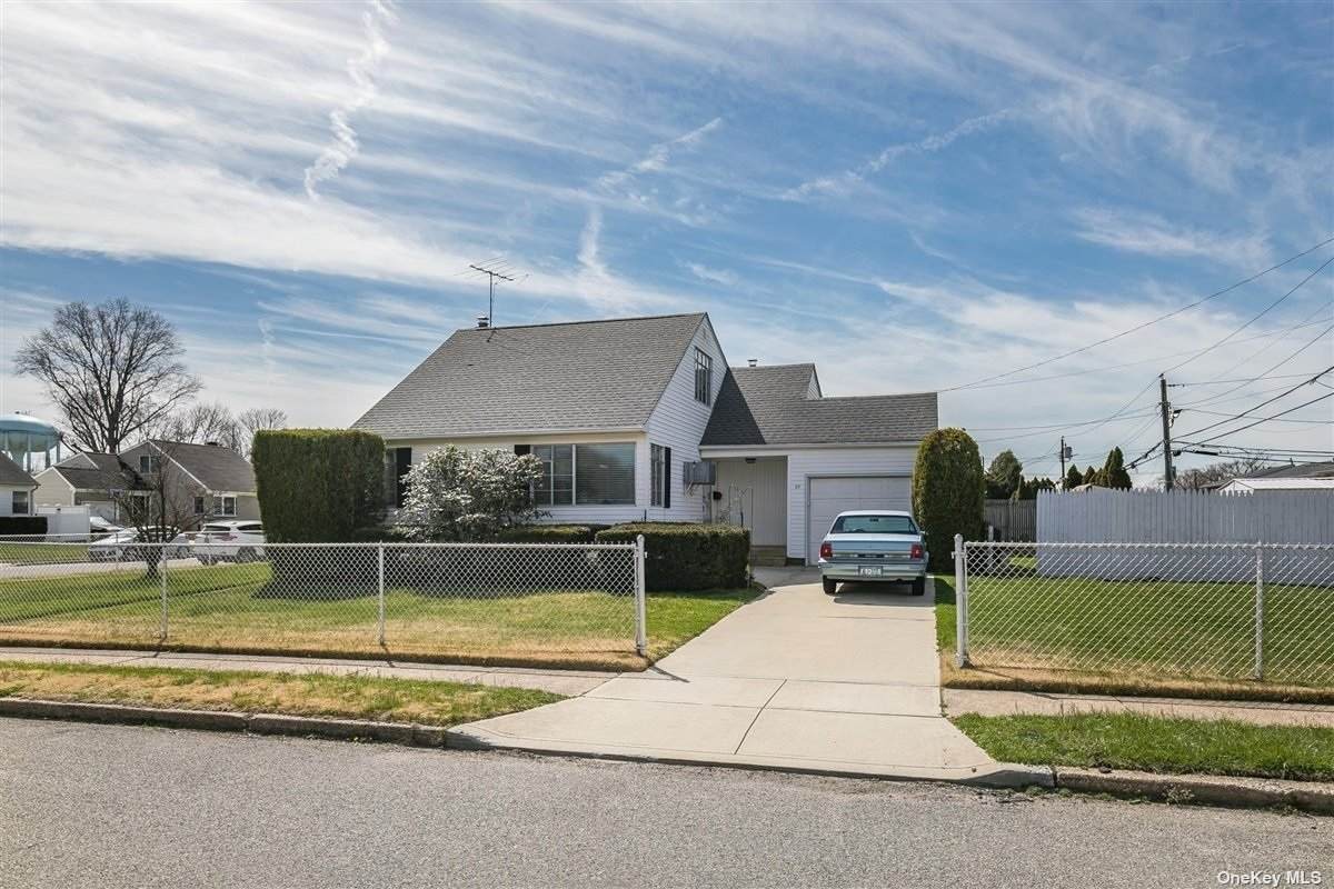 60 Curtis - Photo 1