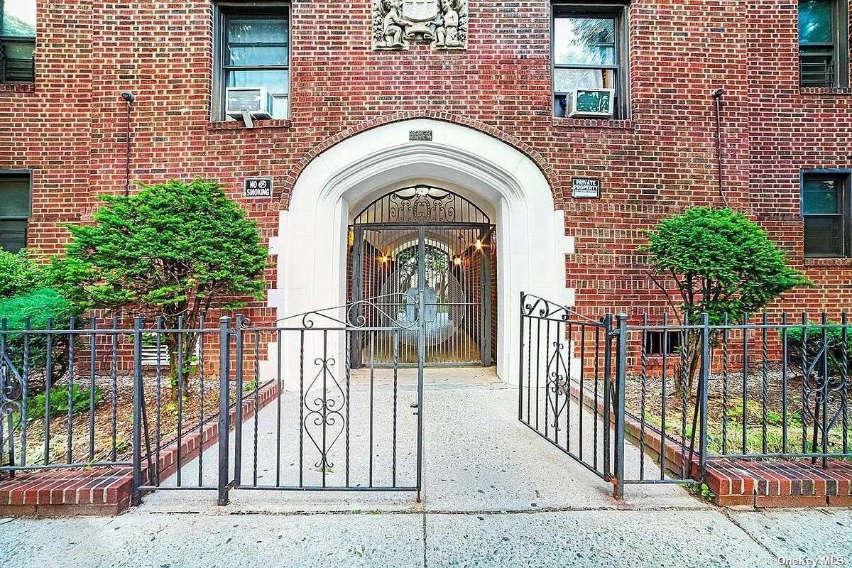 3353 82nd - Photo 1