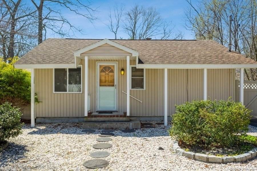 242 Monroe Drive - Photo 1