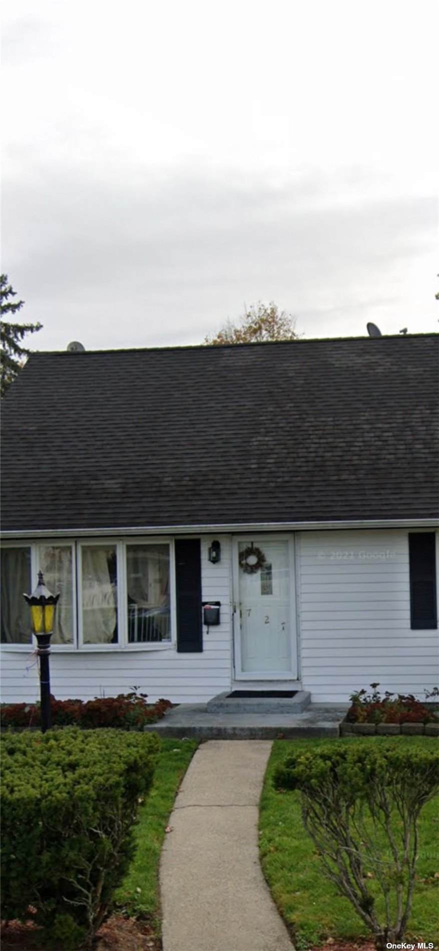 727 Lawrence Street - Photo 1