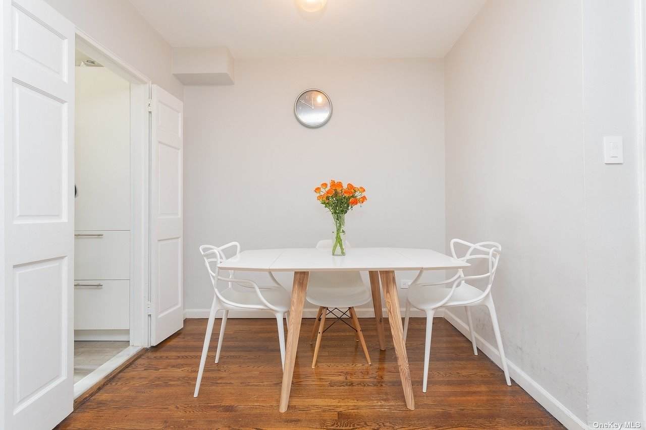 141-05 Pershing Crescent - Photo 1