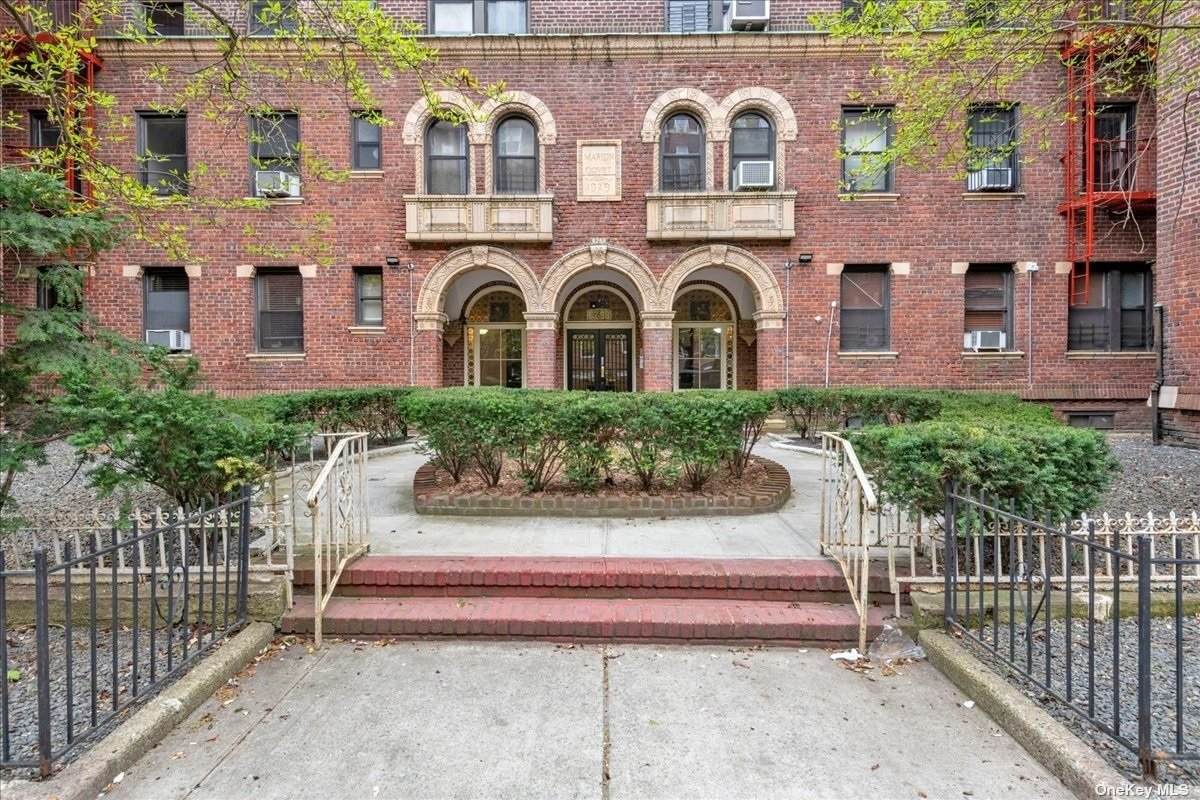 62-98 Saunders Street - Photo 1