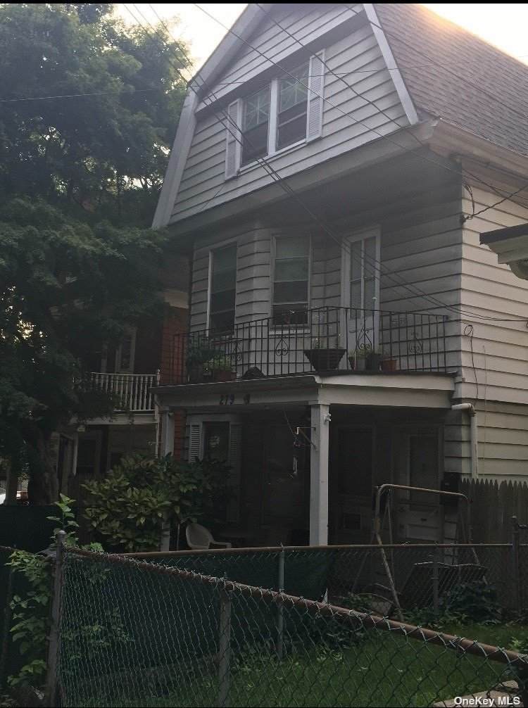 279 St Paul's Avenue - Photo 1