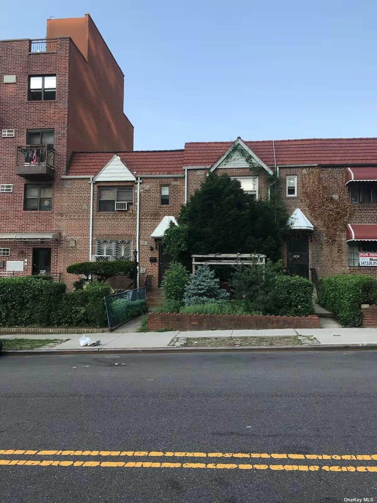43-24 Colden Street - Photo 1