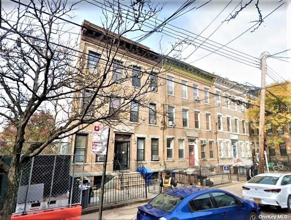 17-21 Menahan Street - Photo 1