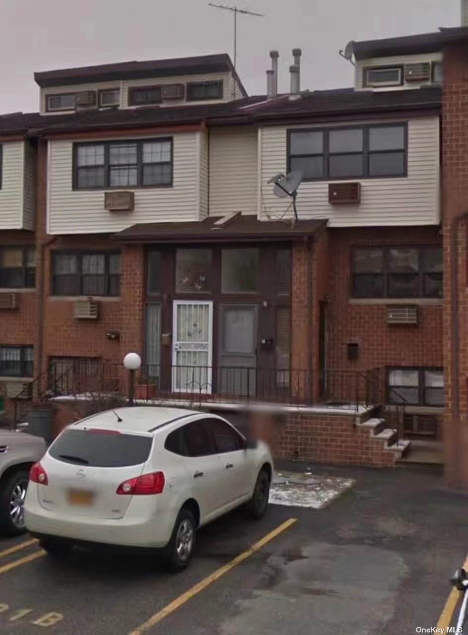 120-17 Cove Court - Photo 1