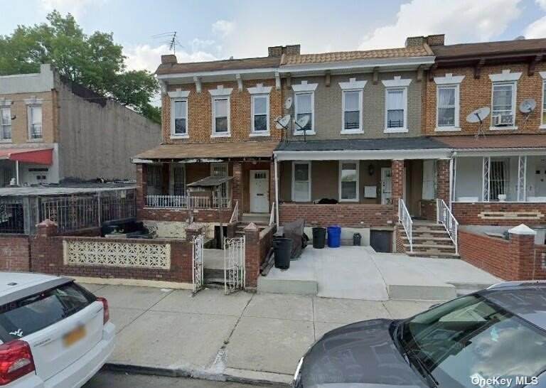 135 Dumont Avenue - Photo 1
