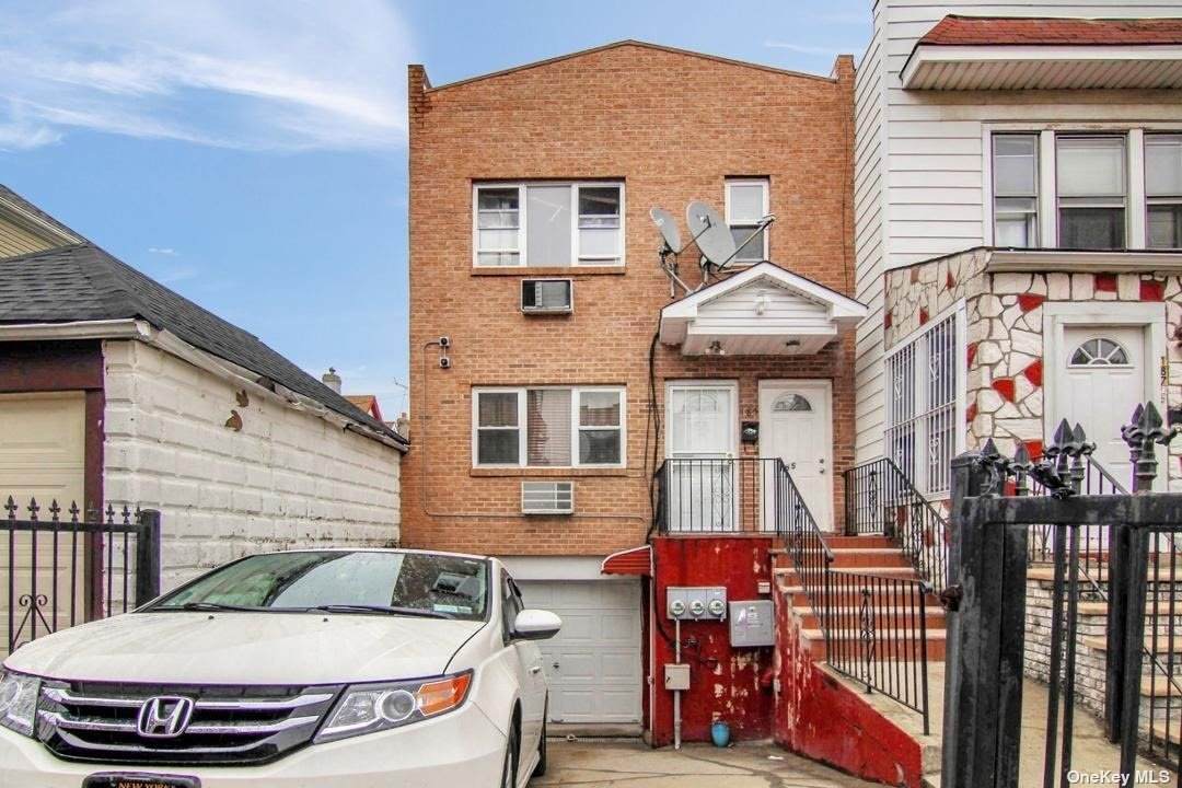 185 38th Street - Photo 1
