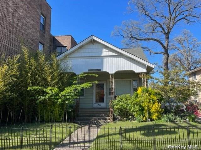 41 Brooklyn Avenue - Photo 1