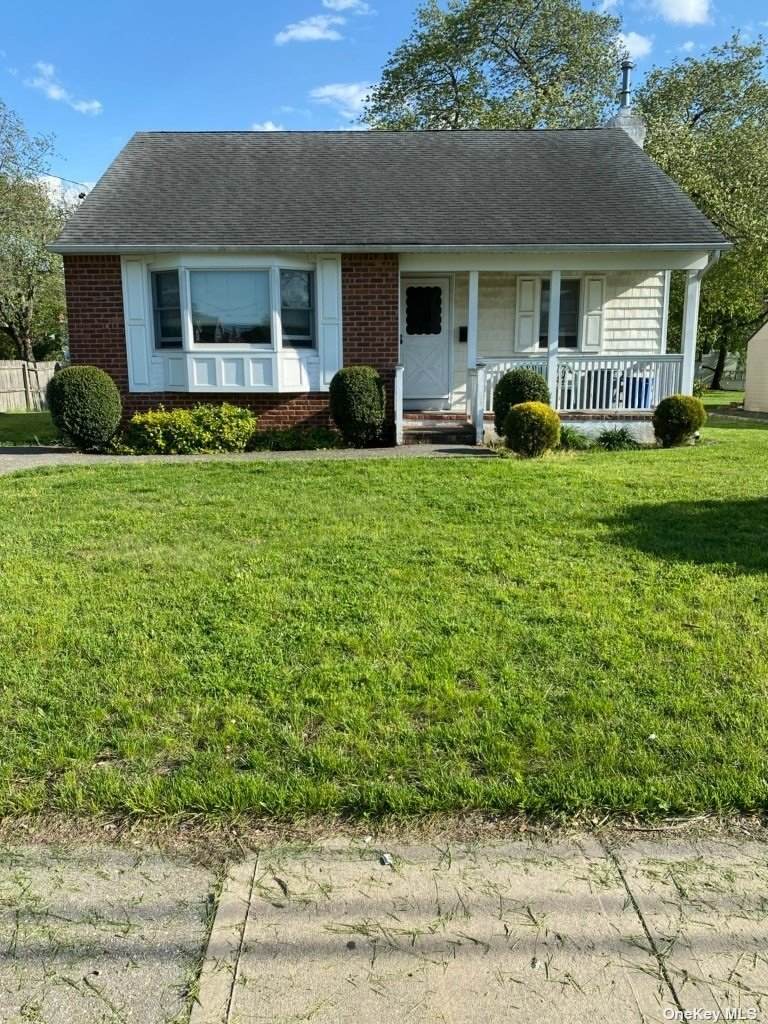 136 Parkdale Drive - Photo 1