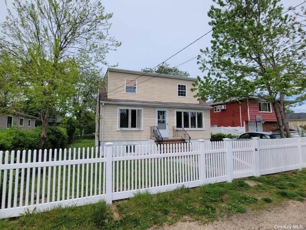 22 Scott Ave - Photo 1