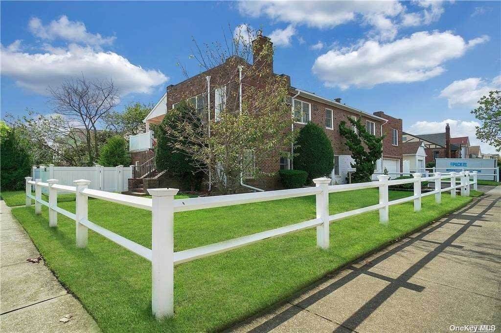 215 Roosevelt Street - Photo 1