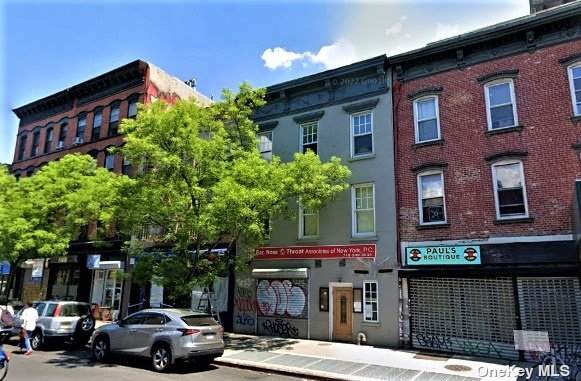1002 Manhattan Avenue - Photo 1