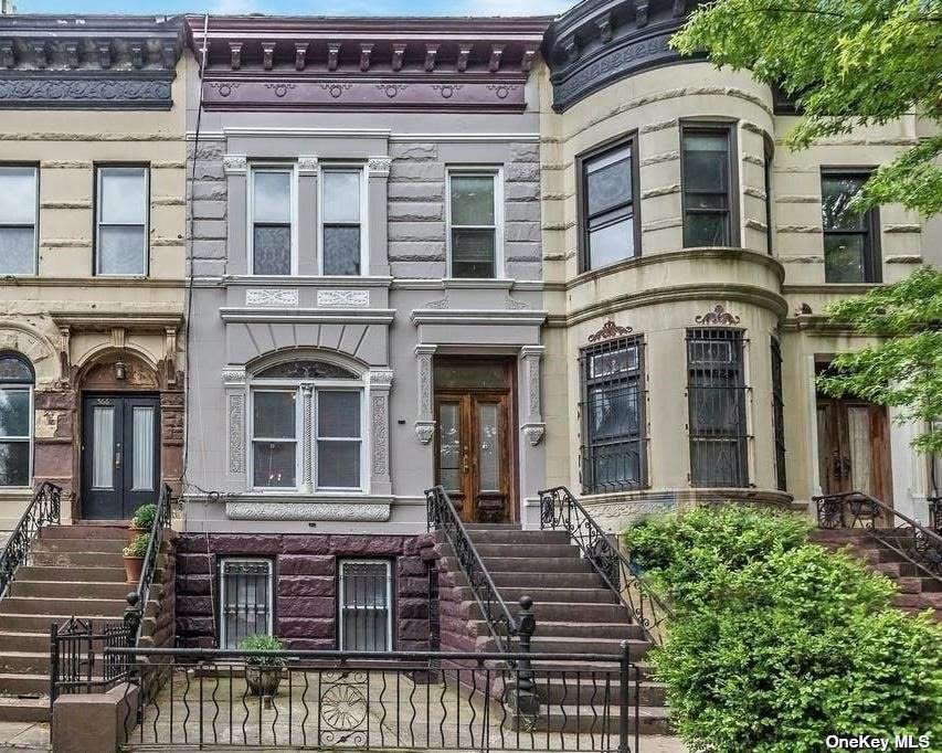 564 Jefferson Avenue - Photo 1