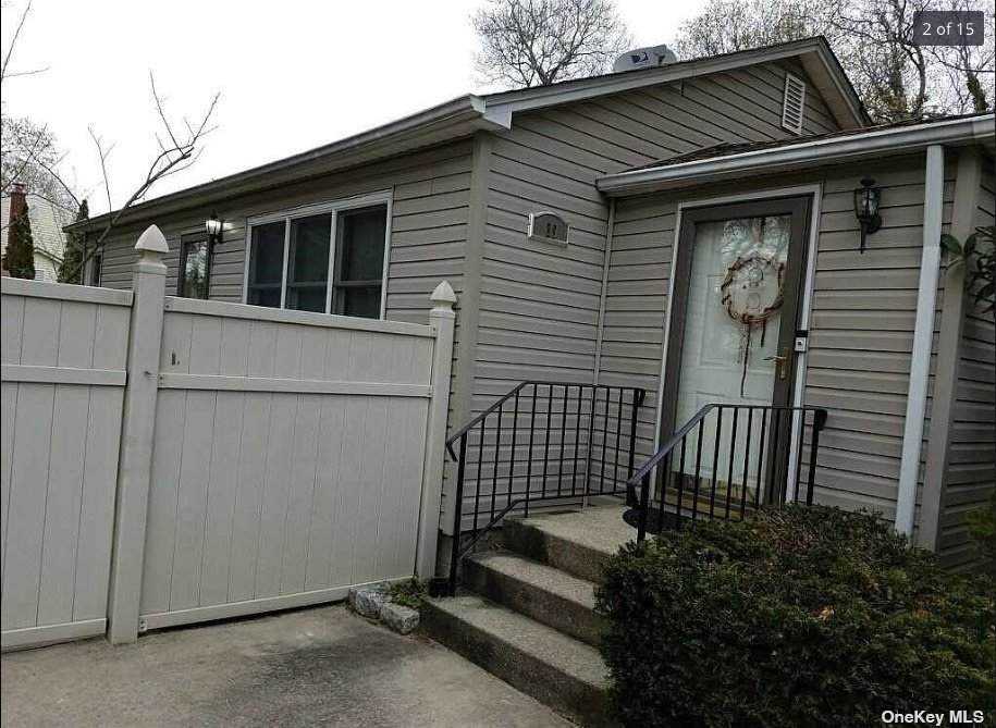 89 Mastic Boulevard - Photo 1