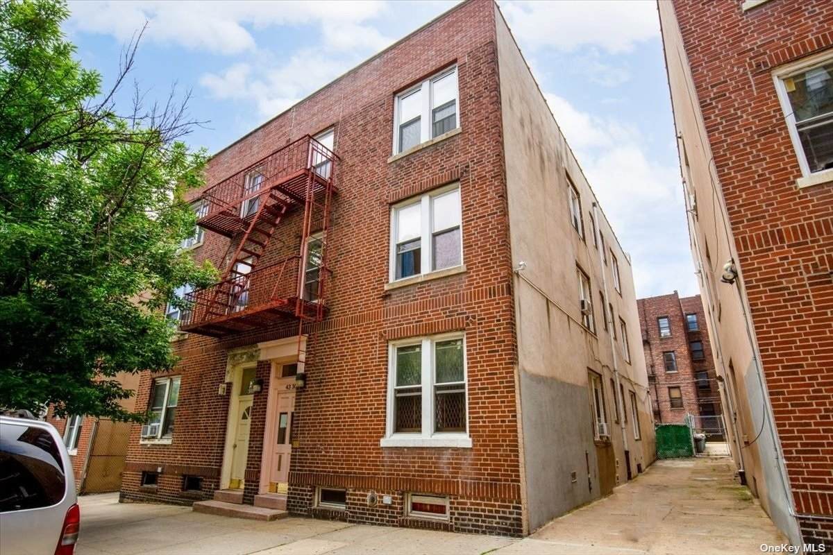 43-30 40th Street - Photo 1