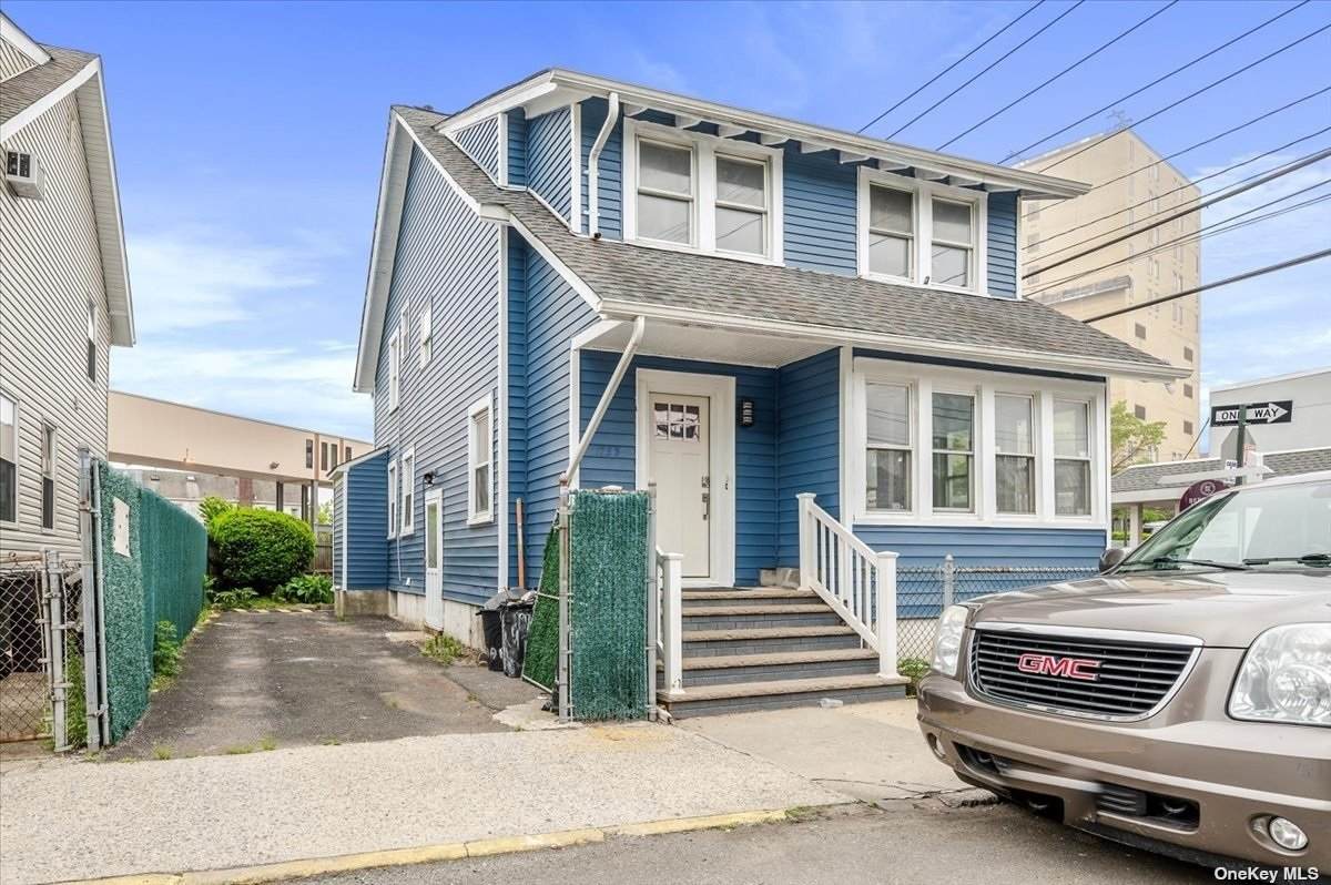 17-53 Brookhaven Avenue - Photo 1
