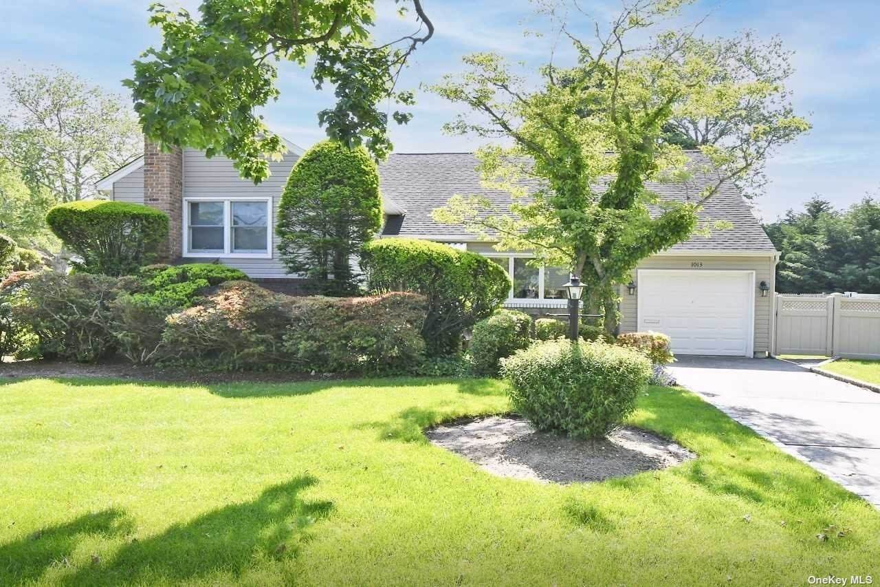 1013 Adrienne Drive - Photo 1
