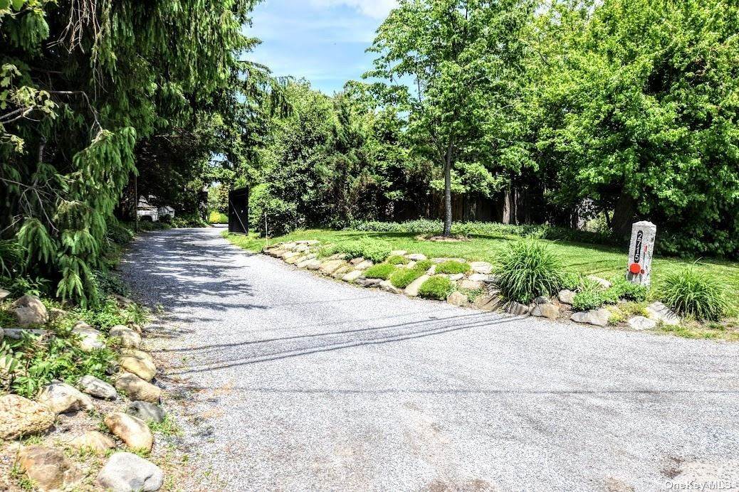 2715 Montauk - Photo 1