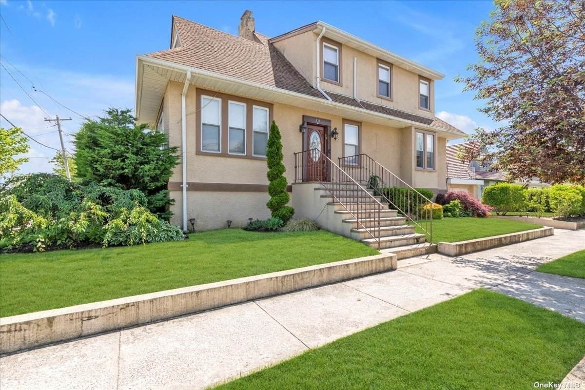 471 Lincoln Boulevard - Photo 1