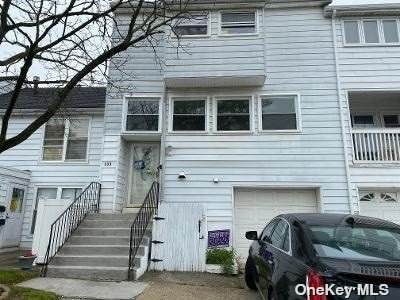 333 Hampton Green - Photo 1