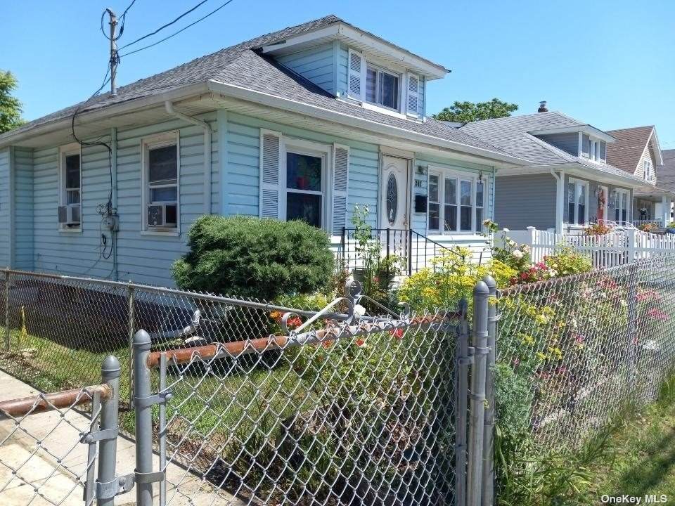 247 Columbia Street - Photo 1