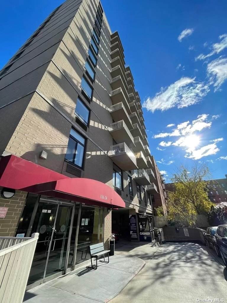 116-24 Grosvenor Lane - Photo 1