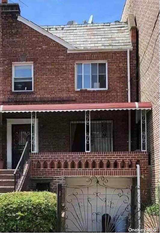 85-29 52 Avenue - Photo 1