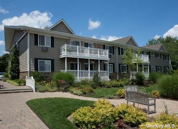 15 Willowbrook Avenue - Photo 1