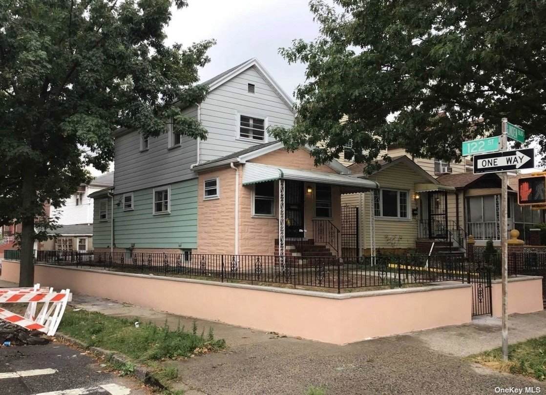 121-20 Linden Boulevard - Photo 1