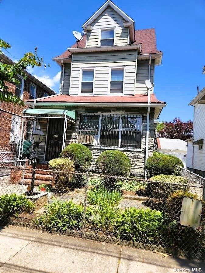 541 40th Street - Photo 1