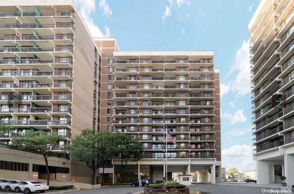 150-38 Union Tpke - Photo 1