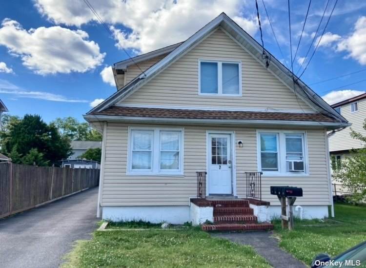 7 Atlantic Street - Photo 1