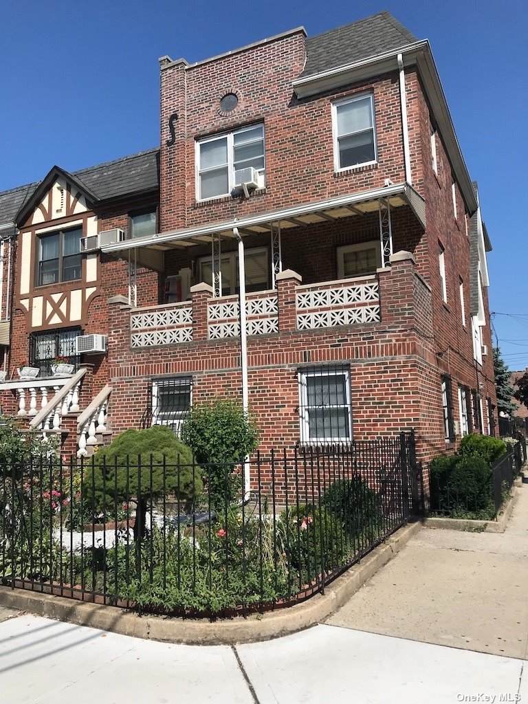 32-21 Crescent Street - Photo 1