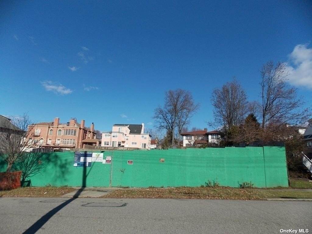 11 Center Drive - Photo 1