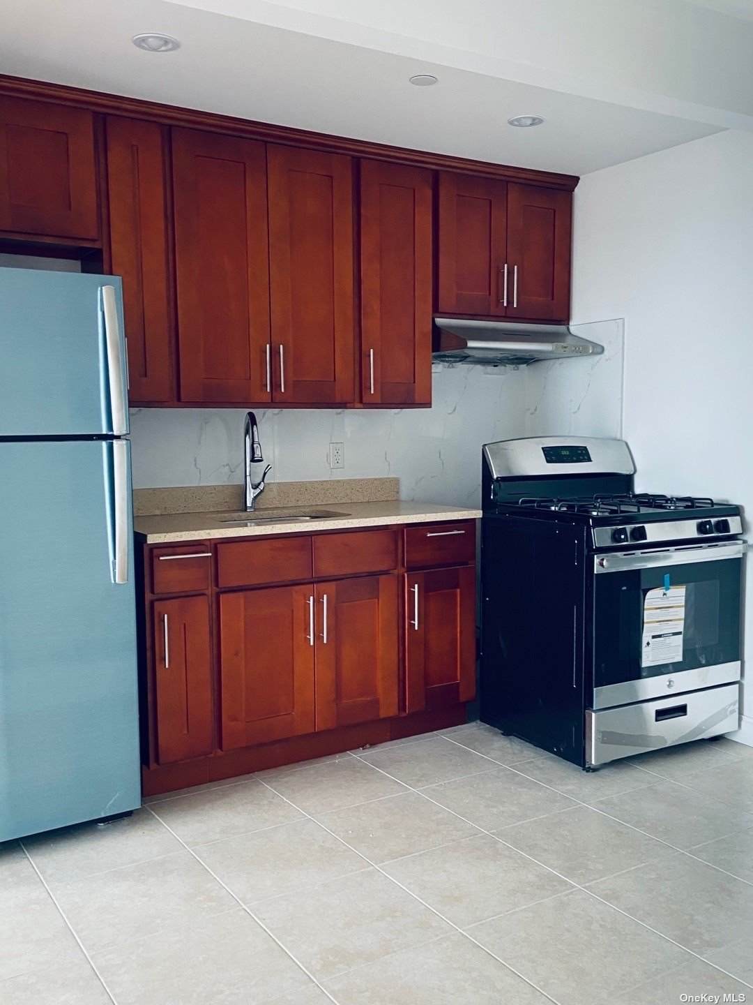 7026 Queens Boulevard - Photo 1