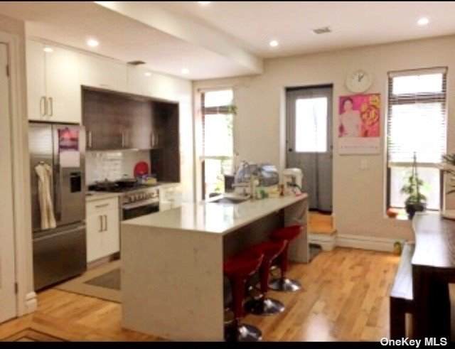 802 Lexington Ave - Photo 1