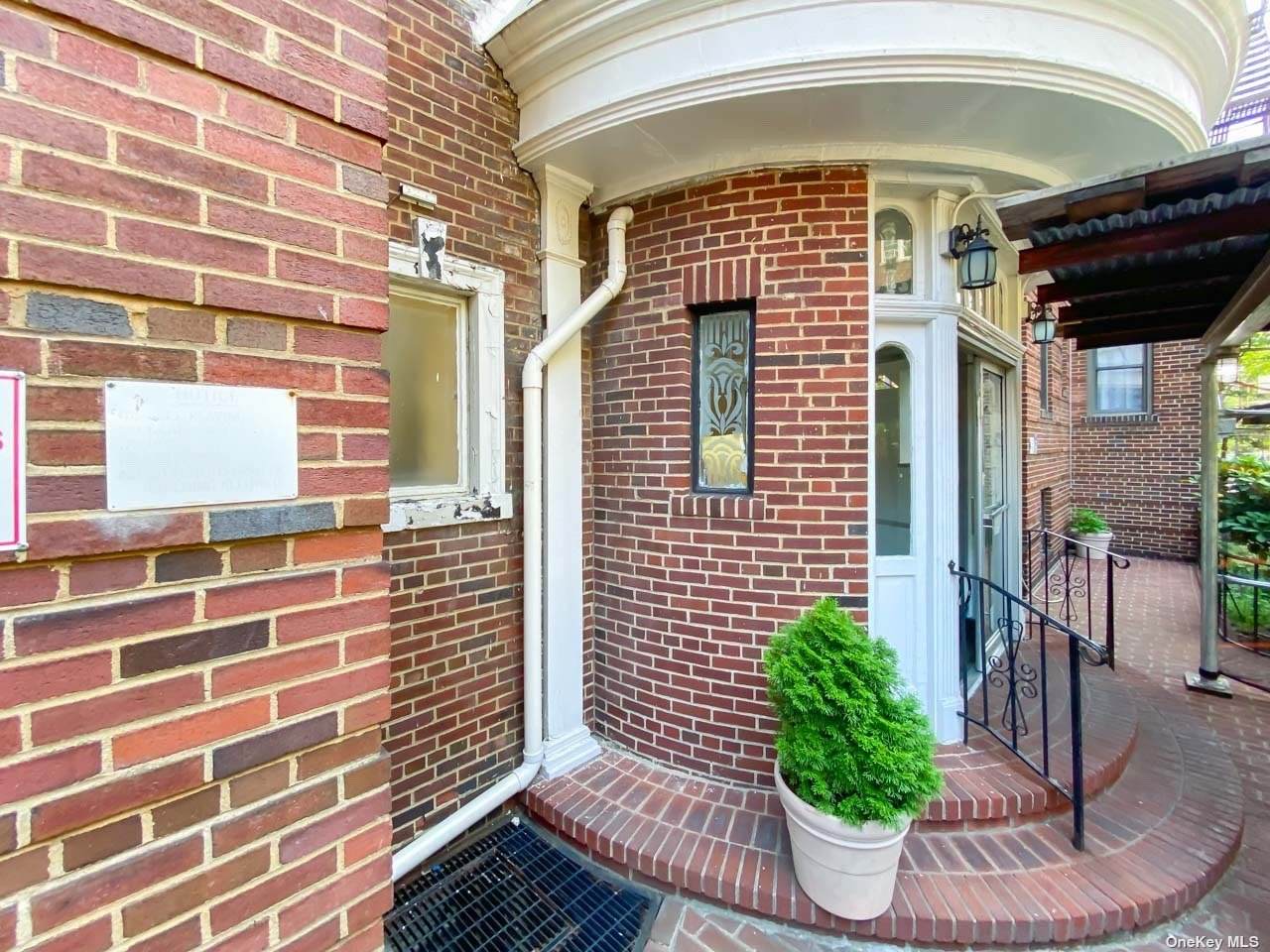 65-38 Booth Street - Photo 1