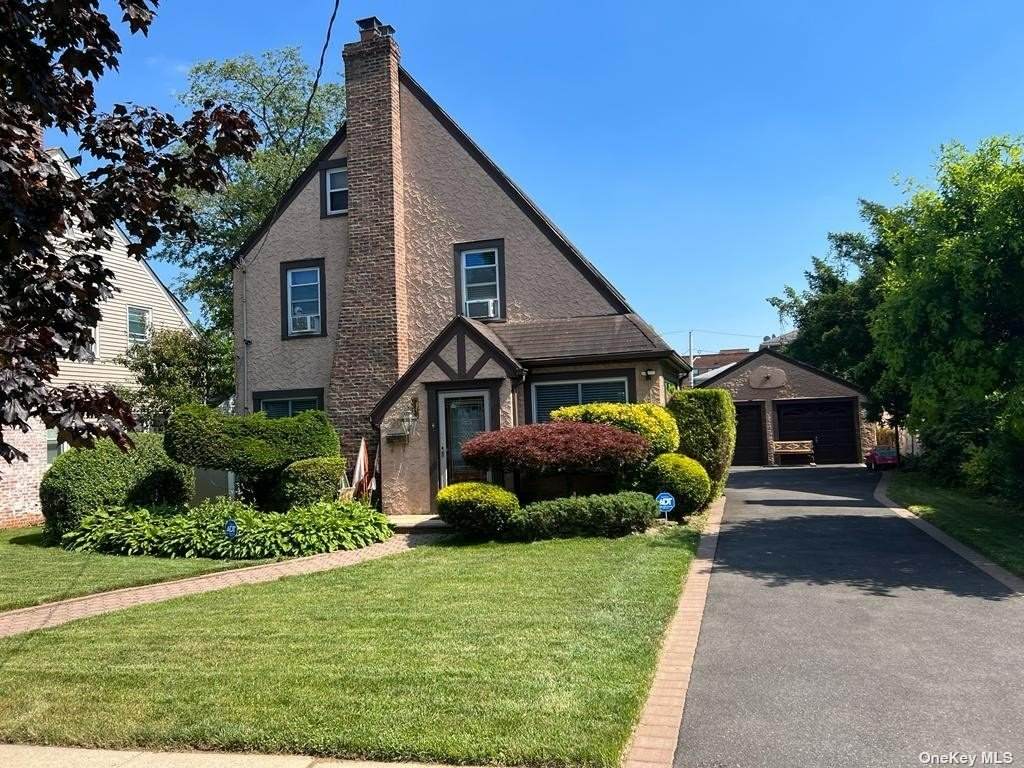 20 Hedgeway - Photo 1