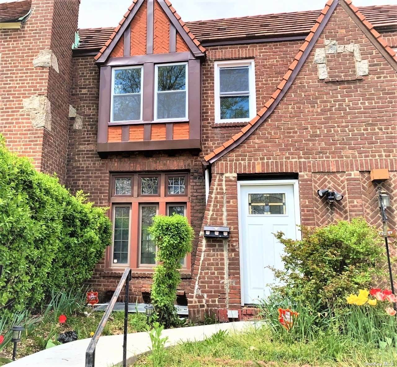 173-15 Sayres Ave - Photo 1