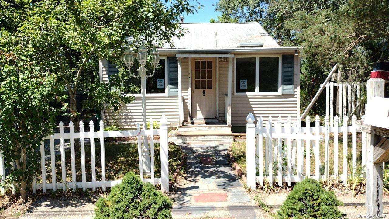114 Riverside Avenue - Photo 1