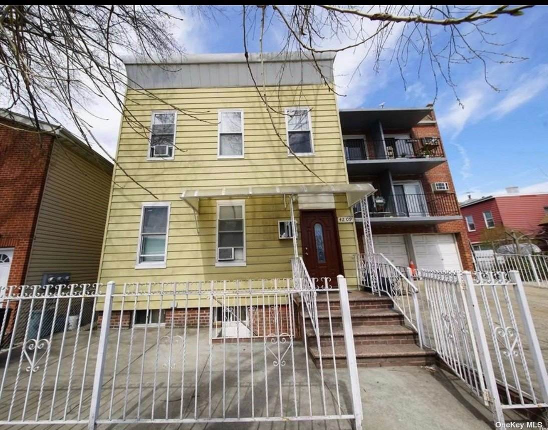 42-09 Astoria Boulevard - Photo 1
