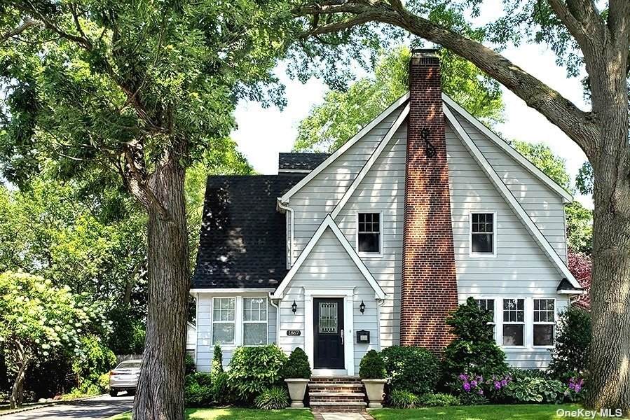1867 Commonwealth Avenue - Photo 1