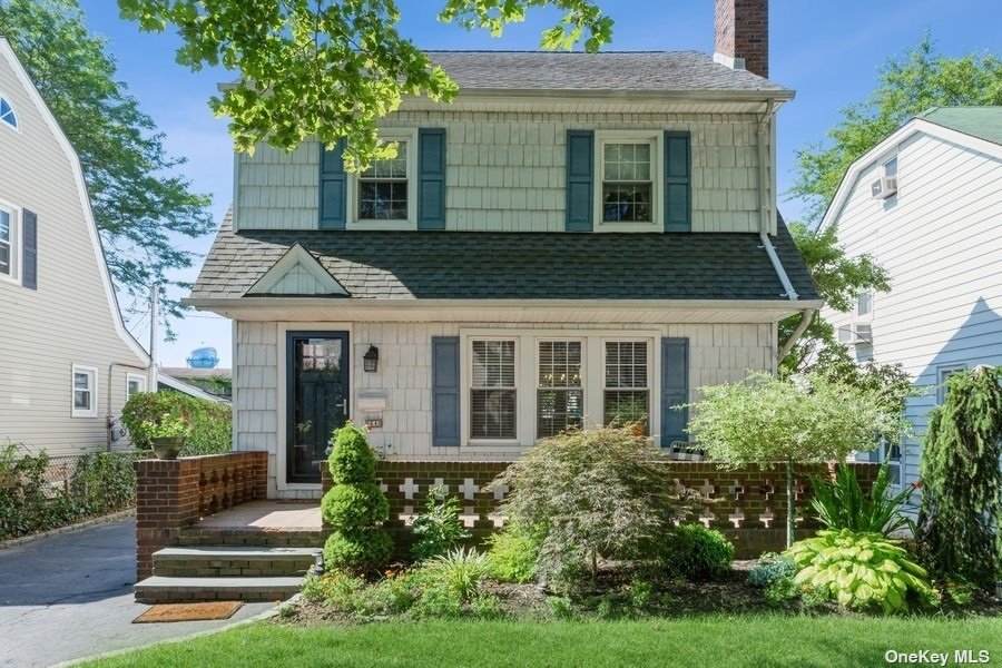 64 Cambridge Avenue - Photo 1